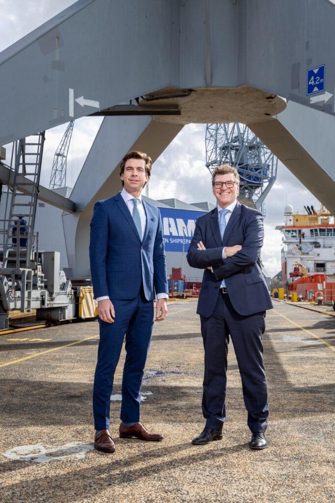 Zakelijke portretfoto van twee directieleden van Damen Shipyards in Rotterdam.
